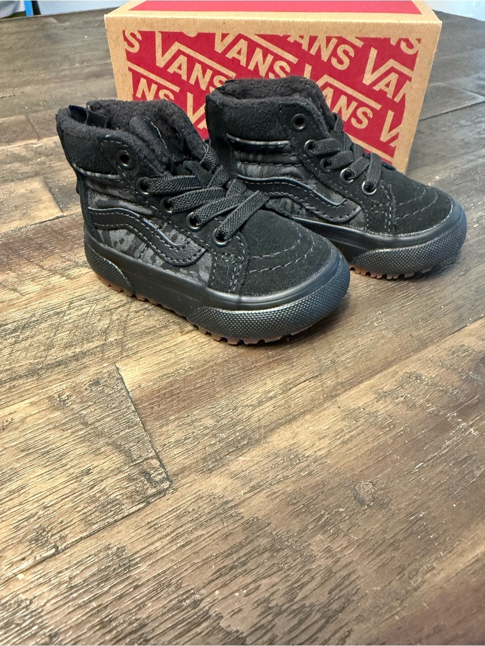Vans Kids Black High-Top Sneakers with Subtle Pattern